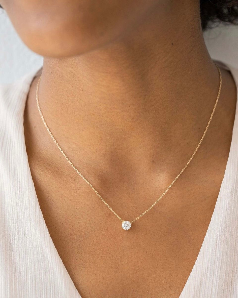 ROUND SOLITAIRE NECKLACE
